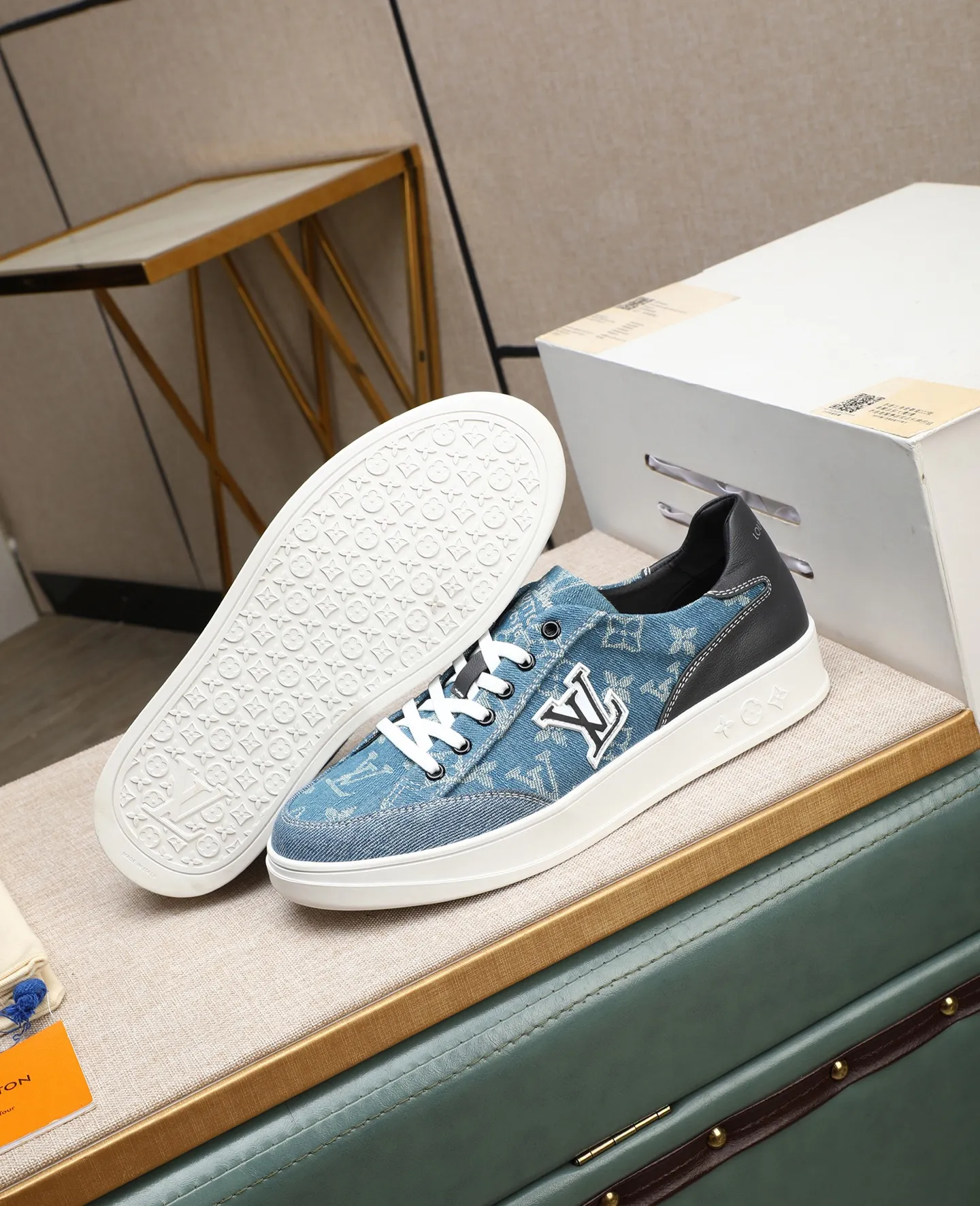 Men's shoes 💰440 📛📛【LOUIS VUITTON】Louis Vuitton’s 2025 official website synchronized new products👟Milan fashion catwalk style🇰🇾🇰🇾LV family logo, big coffee style, a must-have for fashionistas⚠️First layer calfskin➕Genuine leather lining➕Official website original version special outsole👞Number 38-44